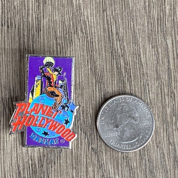 Planet Hollywood Dallas TX. Souvenir Collectible Pin Back Button - Picture 3 of 3
